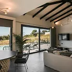 Chrysa Villa Lakithra