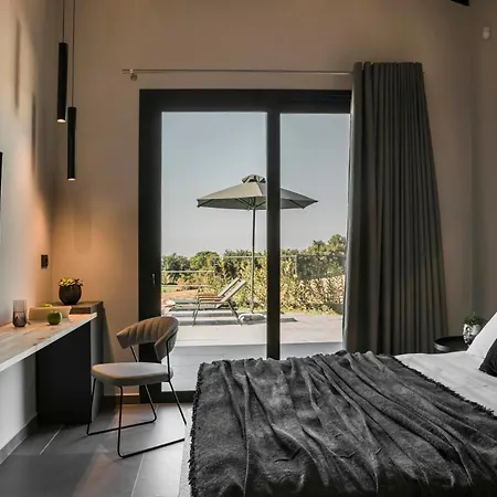 Chrysa By Vintage Travel * Lakíthra